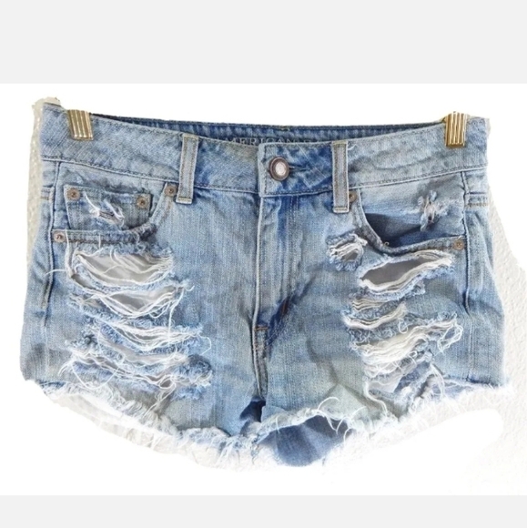 American Eagle High Rise Festival Shorts - Picture 1 of 4